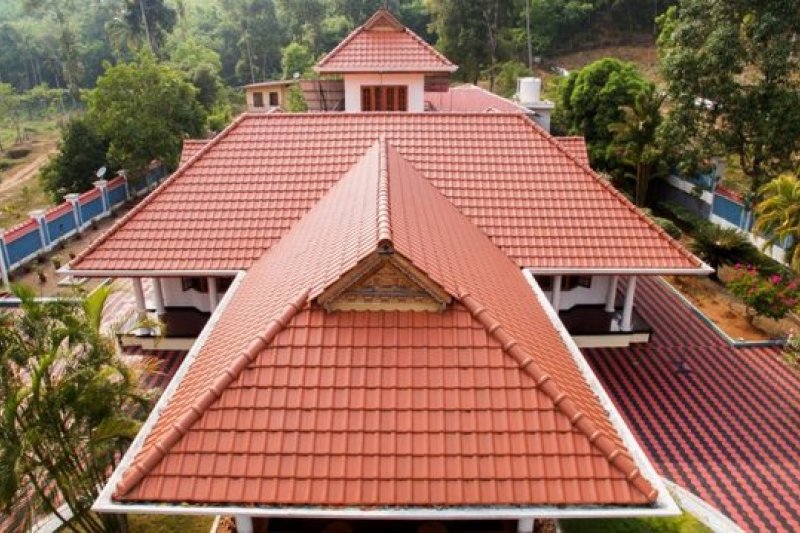 indian-national-arrested-on-tirana-rooftop-in-alleged-attempted-burglary