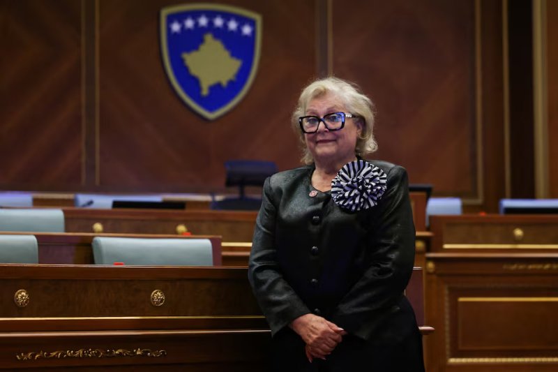 kosovo-parliament-elects-new-president-avoiding-snap-election